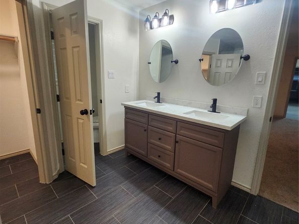 1306 Trailwood Village Drive, Houston TX 77339