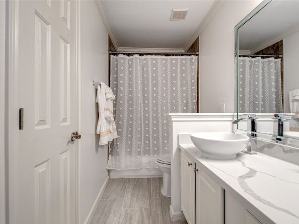 35 N Walden Elms Circle, The Woodlands TX 77382