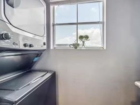 1516 Bay Area Boulevard B8, Houston TX 77058