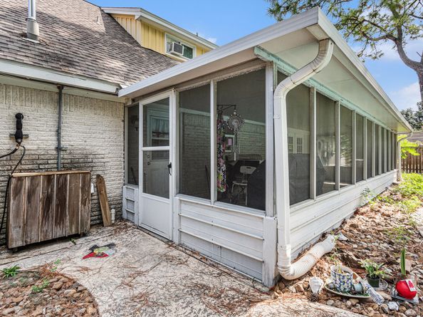 8019 Sharpview Drive, Houston TX 77036