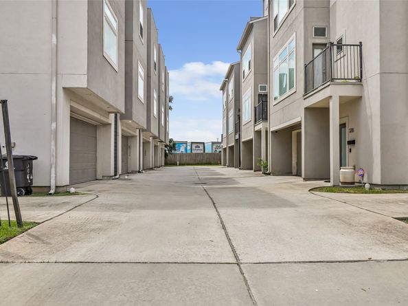 1310 Roberts Street, Houston TX 77003