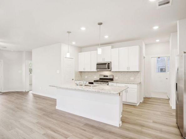 1662 Shae Oak Lane, Conroe TX 77304