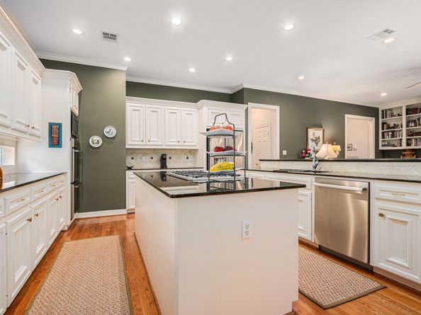 13611 N Tracewood Bend, Houston TX 77077