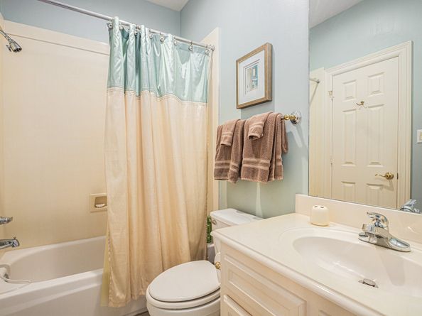 13611 N Tracewood Bend, Houston TX 77077