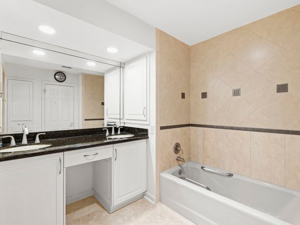 3350 Mccue Road 1901, Houston TX 77056