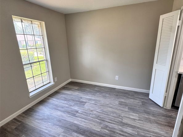 9627 Glenwood Forest Drive, Houston TX 77078