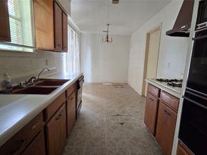 10907 Sharpview Drive, Houston TX 77072
