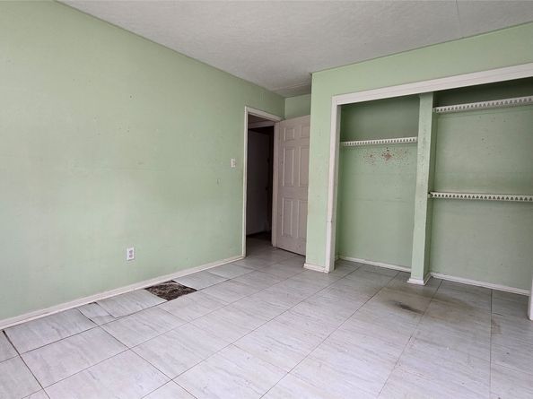 10907 Sharpview Drive, Houston TX 77072