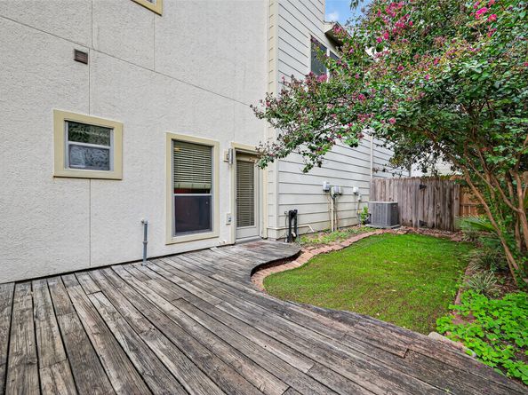 918 Lester Street, Houston TX 77007