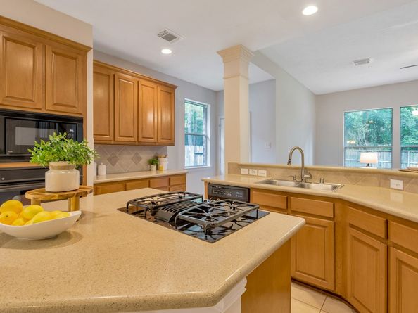 135 S Bluff Creek Circle, The Woodlands TX 77382