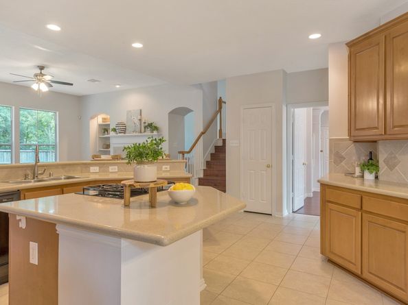 135 S Bluff Creek Circle, The Woodlands TX 77382