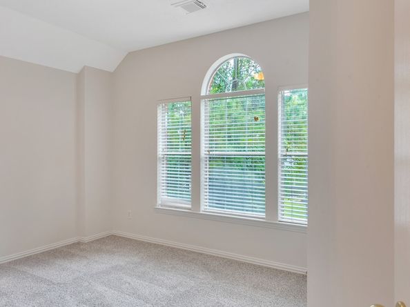 135 S Bluff Creek Circle, The Woodlands TX 77382
