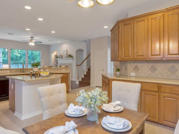 135 S Bluff Creek Circle, The Woodlands TX 77382