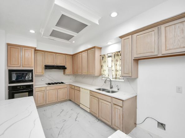 3138 Waters View Drive, Sugar Land TX 77478