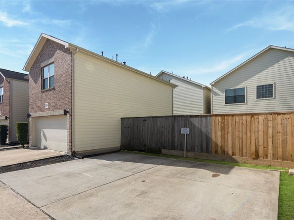 3719 Main Aspen Drive, Houston TX 77025