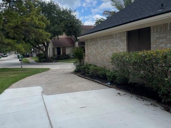 2806 Hollow Creek Drive, Houston TX 77082