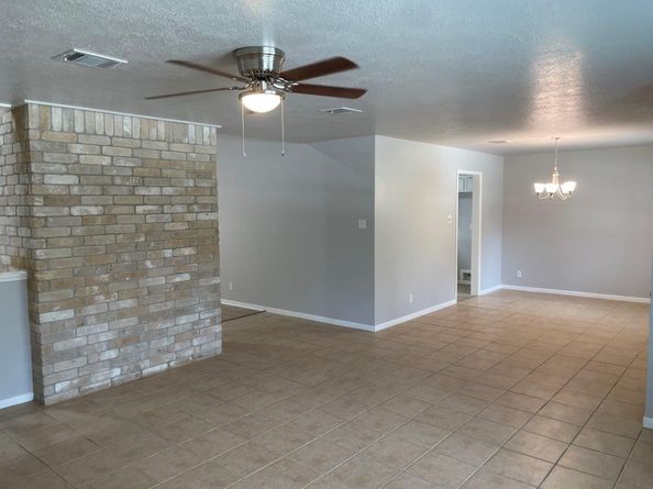 2806 Hollow Creek Drive, Houston TX 77082
