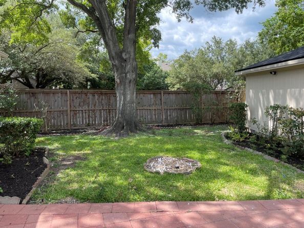 2806 Hollow Creek Drive, Houston TX 77082