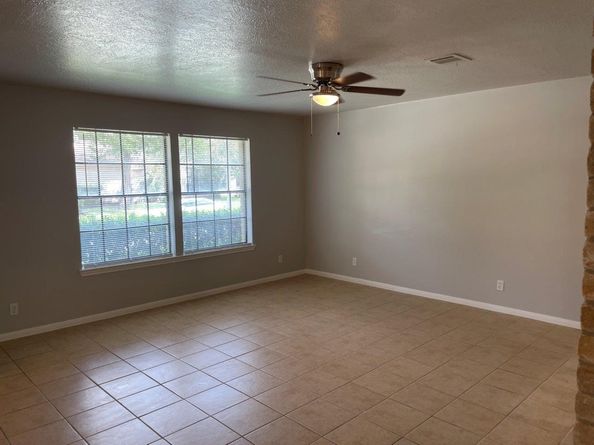 2806 Hollow Creek Drive, Houston TX 77082