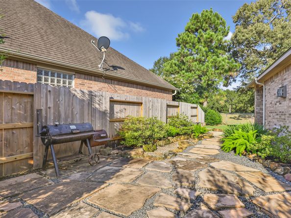 25454 Vinechase Drive, Porter TX 77365
