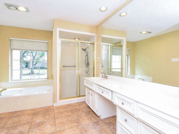 3010 W Steepbank Circle, Sugar Land TX 77479