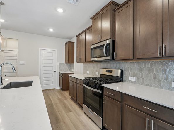 5931 Garnet Ridge Drive, Houston TX 77092