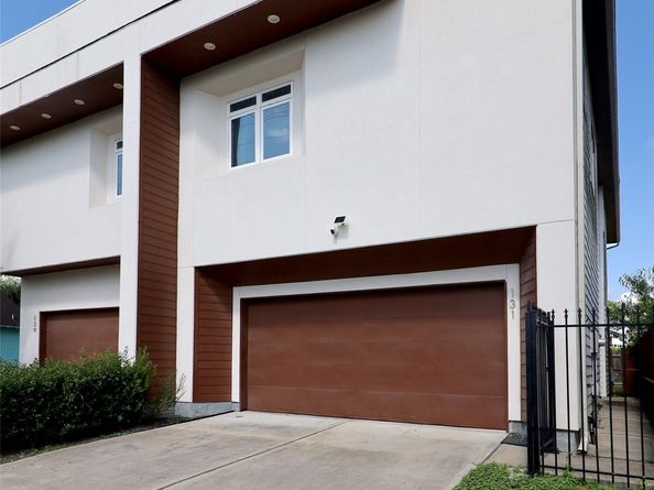 131 N Kendall Street, Houston TX 77003