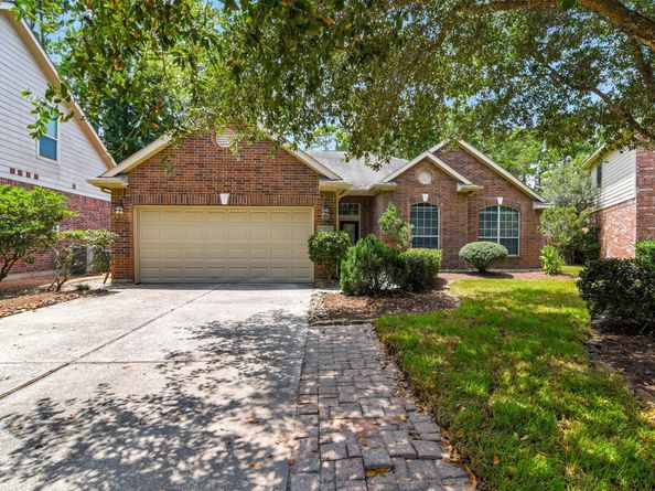 7 Caelin Court, The Woodlands TX 77382