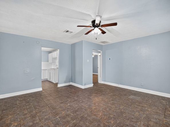 7319 Mountbatten Road, Houston TX 77033
