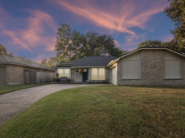 2903 Parkwood Manor Drive, Houston TX 77339