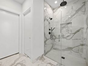 1711 Allen pkwy 1907, Houston TX 77019