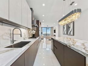 1711 Allen pkwy 1907, Houston TX 77019