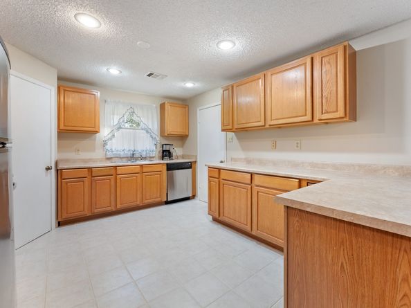 304 Hildred Avenue, Conroe TX 77303