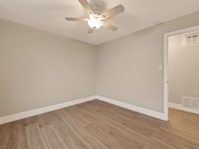 5833 Southlea Street, Houston TX 77033