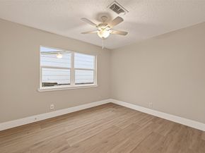 5833 Southlea Street, Houston TX 77033