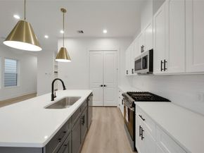 7707 Inwood Grove Lane, Houston TX 77088