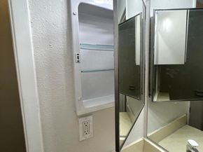 10855 Meadowglen Lane 903, Houston TX 77042