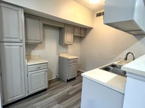 10855 Meadowglen Lane 903, Houston TX 77042