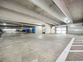 1901 Post Oak Boulevard 4303, Houston TX 77056