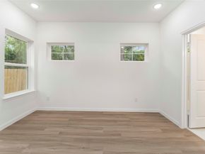 5103 Mallow Street A/B, Houston TX 77033