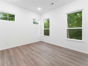 5103 Mallow Street A/B, Houston TX 77033