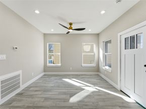 9722 Tuffly St, Houston TX 77029