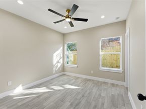 9722 Tuffly St, Houston TX 77029