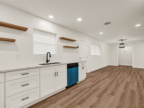 5827 Heron Drive, Houston TX 77033