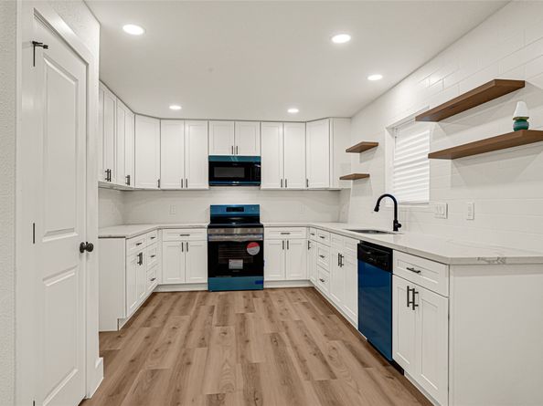 5827 Heron Drive, Houston TX 77033