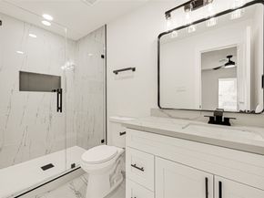 5827 Heron Drive, Houston TX 77033