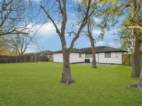 5827 Heron Drive, Houston TX 77033