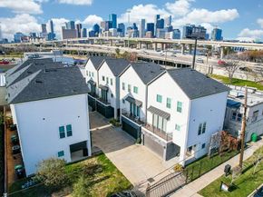 2010 Saint Charles Street, Houston TX 77003