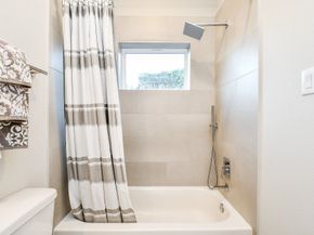 2010 Saint Charles Street, Houston TX 77003