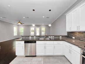 2219 Bellefontaine Street, Houston TX 77030
